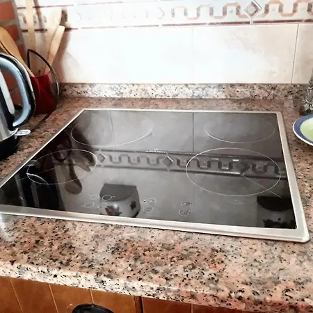 Spacious House In With Garden & Terrace בית נופש