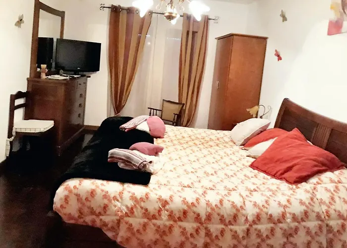 Spacious House In With Garden & Terrace *